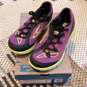 BROOKS Green Silence Sneakers / Running Shoes 6.0